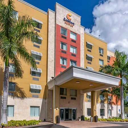 Comfort Suites Fort Lauderdale Airport South & Cruise Port Dania Beach Exterior photo