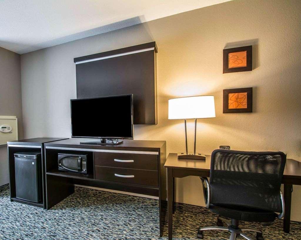 Comfort Suites Fort Lauderdale Airport South & Cruise Port Dania Beach Room photo