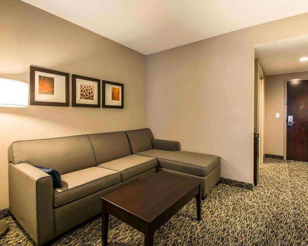 Comfort Suites Fort Lauderdale Airport South & Cruise Port Dania Beach Room photo