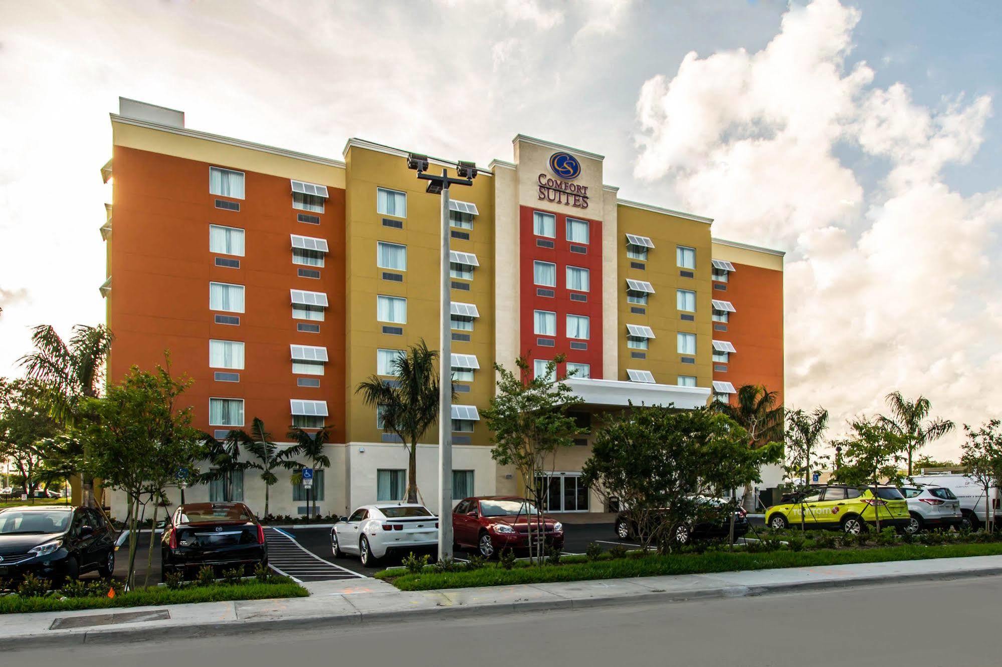 Comfort Suites Fort Lauderdale Airport South & Cruise Port Dania Beach Exterior photo